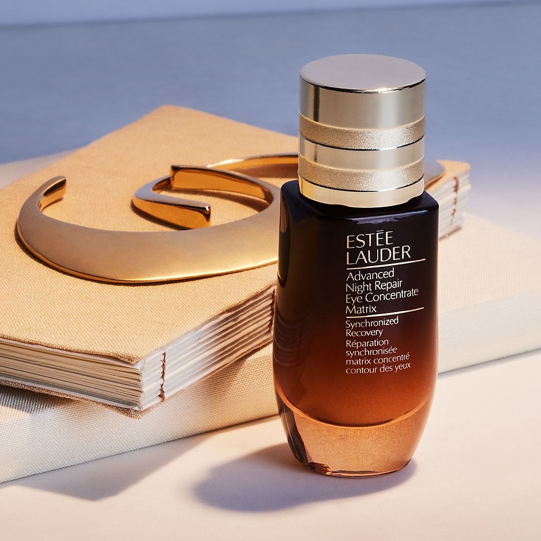 Estée Lauder - Take it from the #EyeExperts: #AdvancedNightRepair Eye Concentrate Matrix will magnify the beauty of your eyes with its ultra-nourishing, skin-strengthening formula! ⁣
✨IN ONE WEEK: 94%...