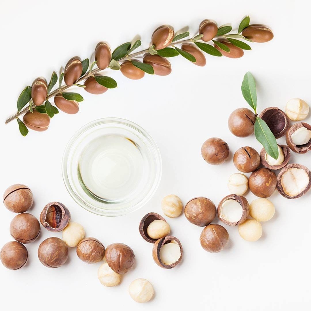 Macadamia Beauty - Each Macadamia Professional product contains the exclusive Pro Oil Complex, a blend of therapeutic Macadamia and Argan Oils for healthy and strong hair.

#Macadamia #MacadamiaProfes...