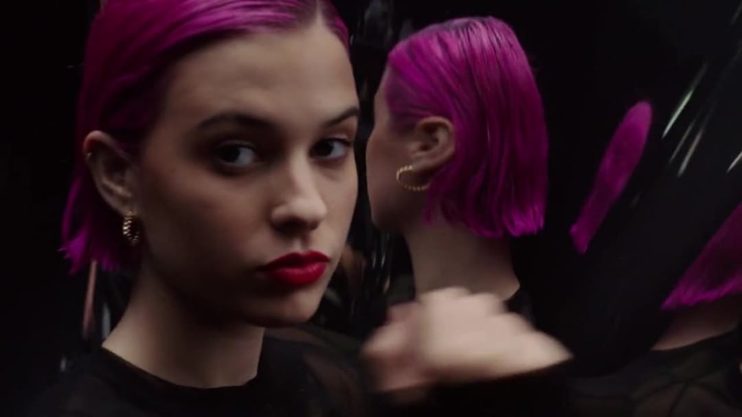 CAROLINA HERRERA - Spanish artist @ucancallmedora shows us how to shine on the dancefloor with the #HerreraBeauty matte lipstick in shade Alegria (color n° 410) in the music video for her new single,...