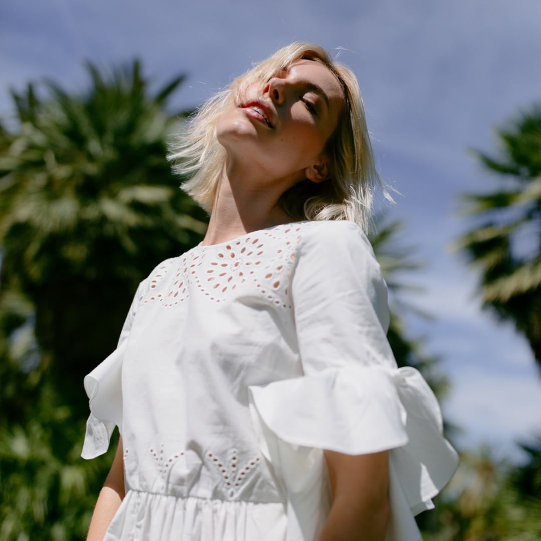 bonprix - Free and flowy in white ☁️ 🔍 (dress) 930111 #bonprix #summerdresses