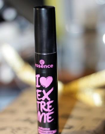 Тушь Essence I love Extreme  volume mascara