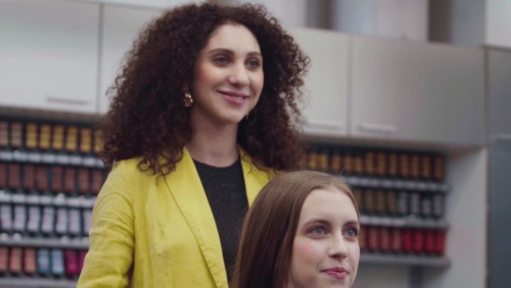 Wella Professionals Russia - Как будто добрая фея-крестная колдует над образом для сказочной принцессы!✨
⠀
Вот такие волшебные ассоциации возникают, когда смотришь на то, как тренер Wella Professional...