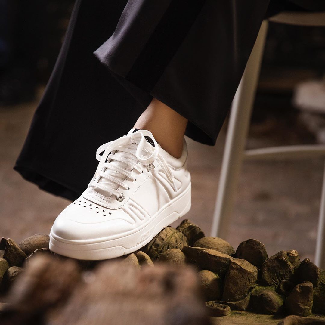 Jimmy Choo - @katemossagency gives her tuxedo a low-key spin with the HAWAII sneaker #INMYCHOOS