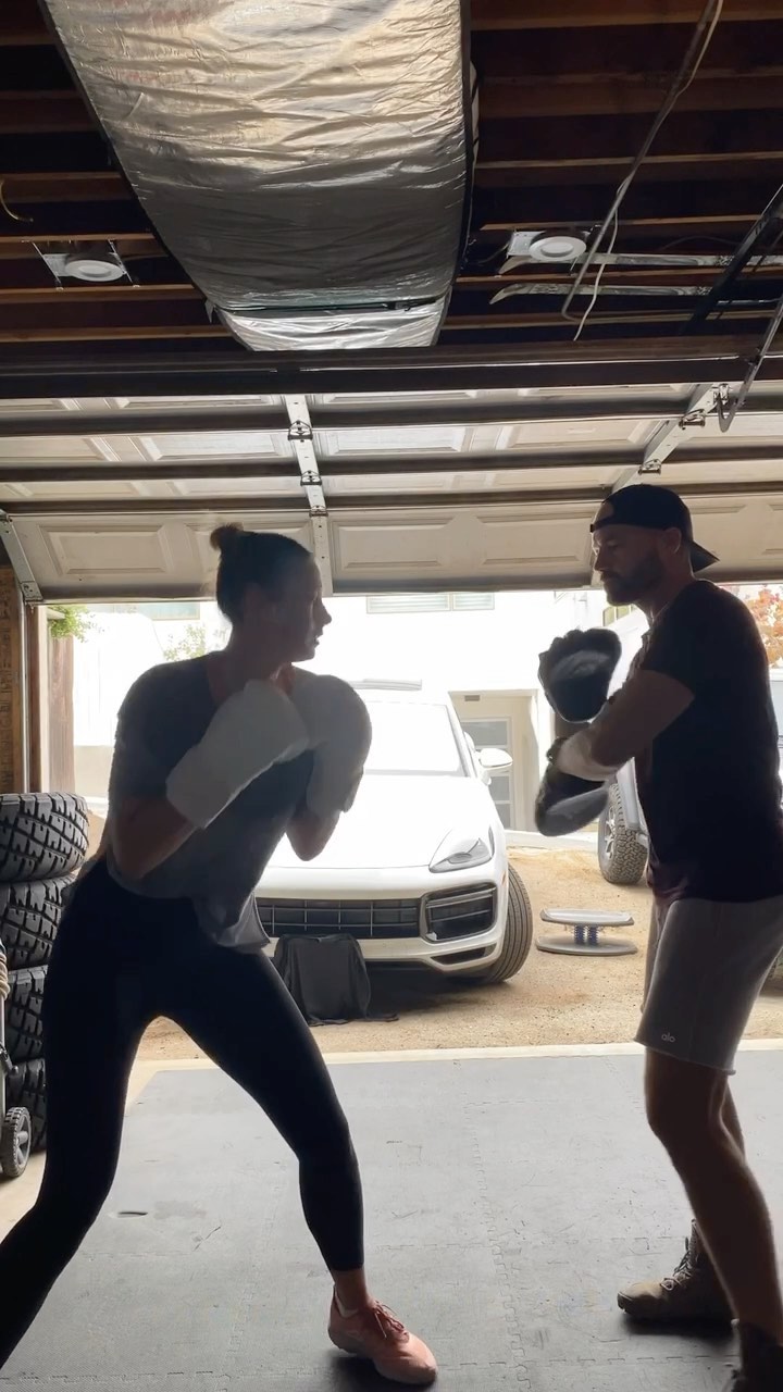 Maria Sharapova - My first ever REEL. 😉 Definitely not the last as I need way more practice 🥊 #DoNutStop #FitAndLit