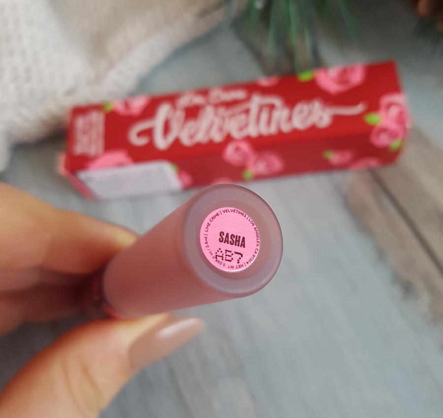 Sasha отзывы. Lime Crime Velvetines Sasha. Помада лайм Крайм оттенок Саша. Оттенок Sasha помада. Velvetines жидкая матовая помада Suedeberry (, Velvetines) Sasha.