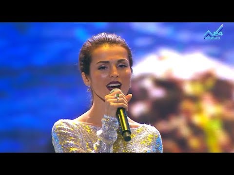 Сати Казанова - Течет река (Ингушская народная)
