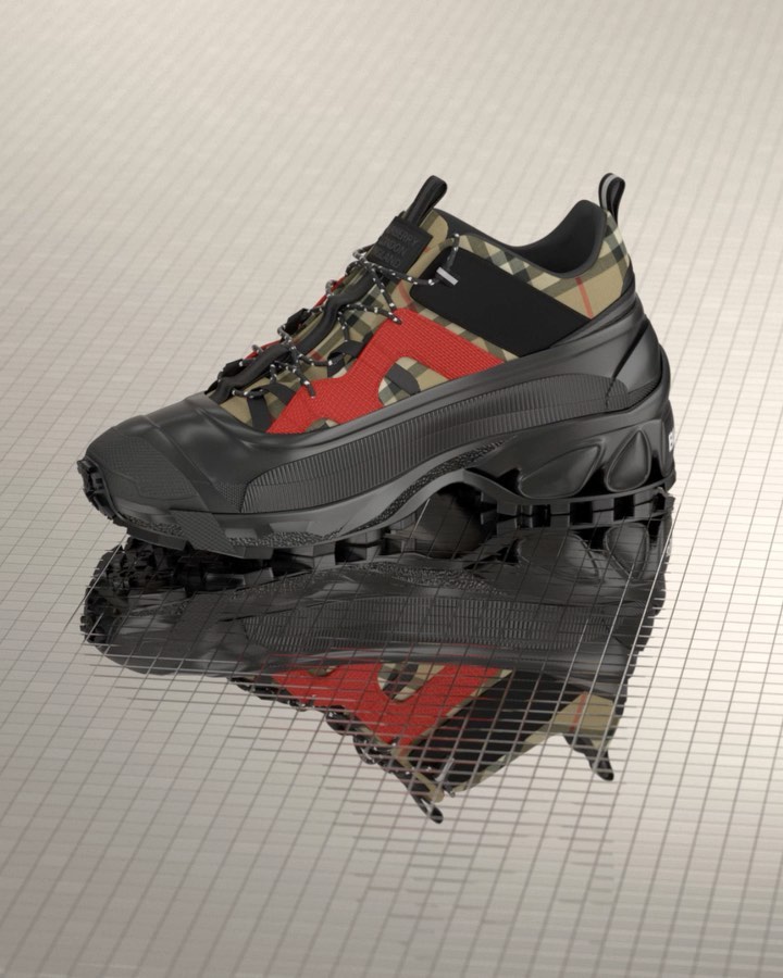 Burberry - In check
.
Our signature runway sneakers, crafted in contrasting panels of Vintage check cotton and nylon and detailed with a distinctive structural sole
.
#Burberry #TheArthurSneaker