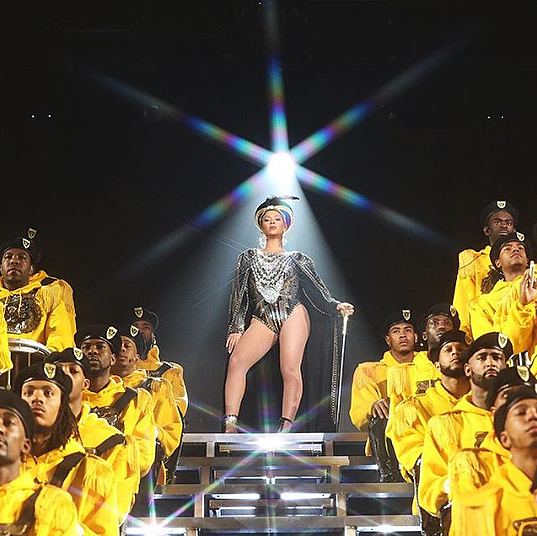 Beyoncé Parfums - Who else has serious post-Coachella blues? We want to relive it all over again. Which was your favorite of Beyoncé's performances? Comment below! #TBT #BeyoncéParfums