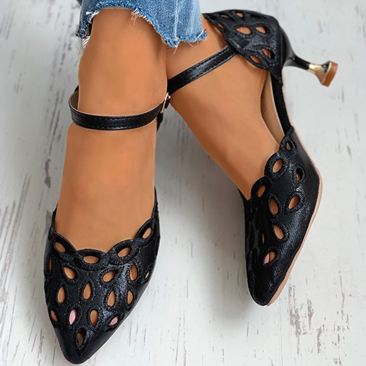 Joyshoetique - Low heel cutout shoes🤎⁠
Search🔍:[LZT2847] ⁠
👠www.joyshoetique.com👠⁠
⁠
#joyshoetique#fashion#style#instagood#picoftheday#musthave#inlove#howtostyle#ootd#starEmbellished#instashop#picofth...