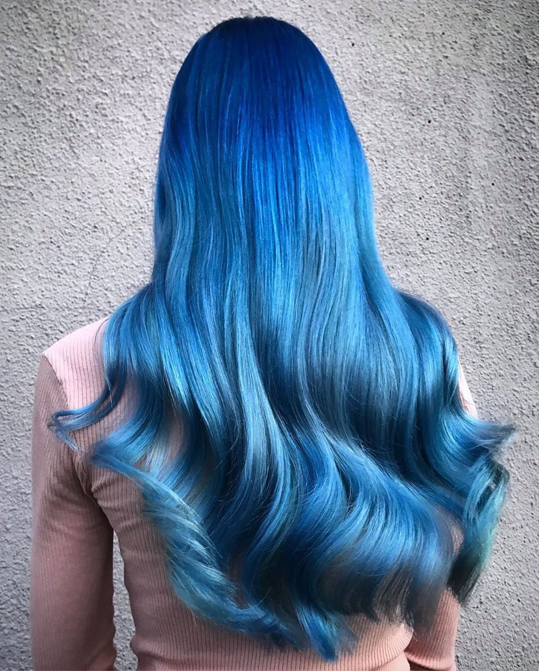 Schwarzkopf Professional - ИЗУМИТЕЛЬНЫЙ СИНИЙ 💙
Да, CHROMA ID создан для выражения индивидуальности через цвет #mycolorid🎨
Любая, даже самая смелая колористическая фантазия воплотима с CHROMA ID:
В эт...