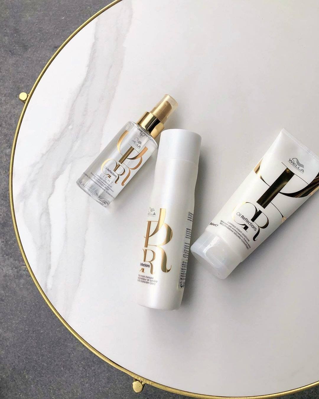 Wella Professionals Russia - Как сделать волосы гладкими и сияющими? В коллекции Oil Reflections есть всё для исполнения этого желания!😉

❤Сначала очищение – для этого используем легкий увлажняющий ша...