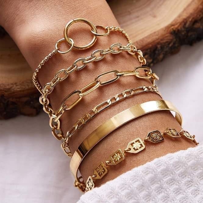 neer.ro - Un set de accesorii pentru tinutele take de vara. Descopera stilul NEER!
Cod produs: PMX0051646
#buyonline #newproduct #bracelets #discoverfashion #onlineshopping #newcollection #goldenacces...