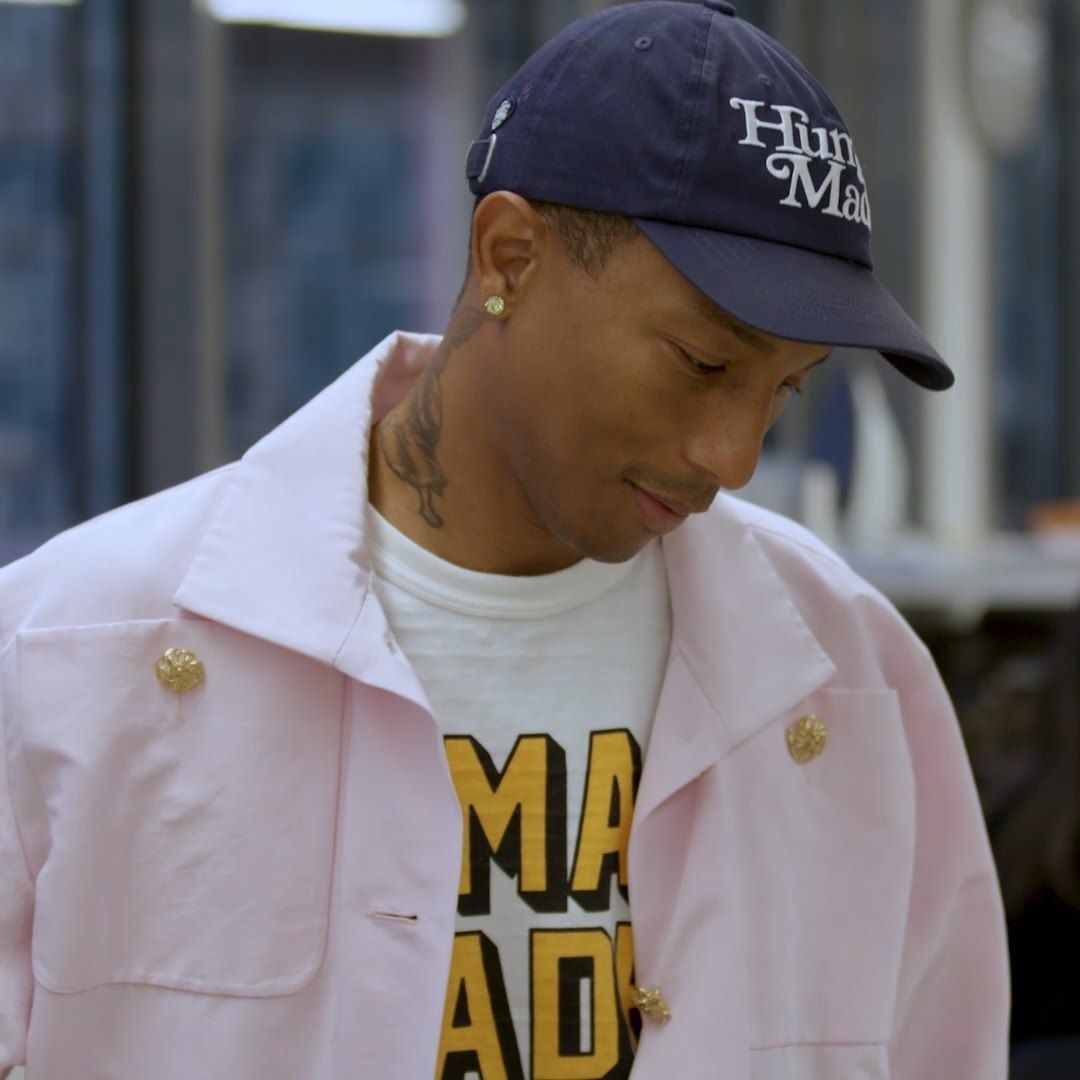 CHANEL - Follow Pharrell Williams and System Magazine through the ateliers of the embroiderer and tweed maker Lesage during the Paris — 31 rue Cambon 2019/20 Métiers d’art collection creation. 
Video...