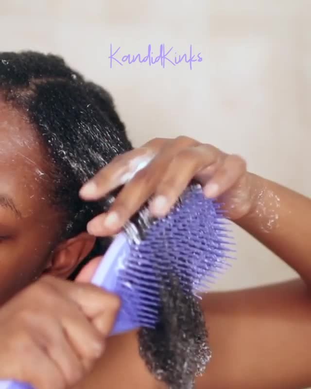 Tangle Teezer Hairbrush - There's just something about the way our Wet Detangler hairbrush glides through curls 💜💜💜 @kandidkinks

#WetDetangler #TangleTeezer ##oddlysatisfying