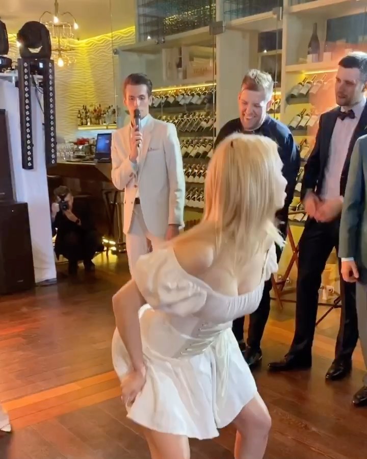 Natalia Rudova - Я на дискотеке!!!😂😂😂🔪🔪🔪
Или я и конкурентки!!!😂😂😂