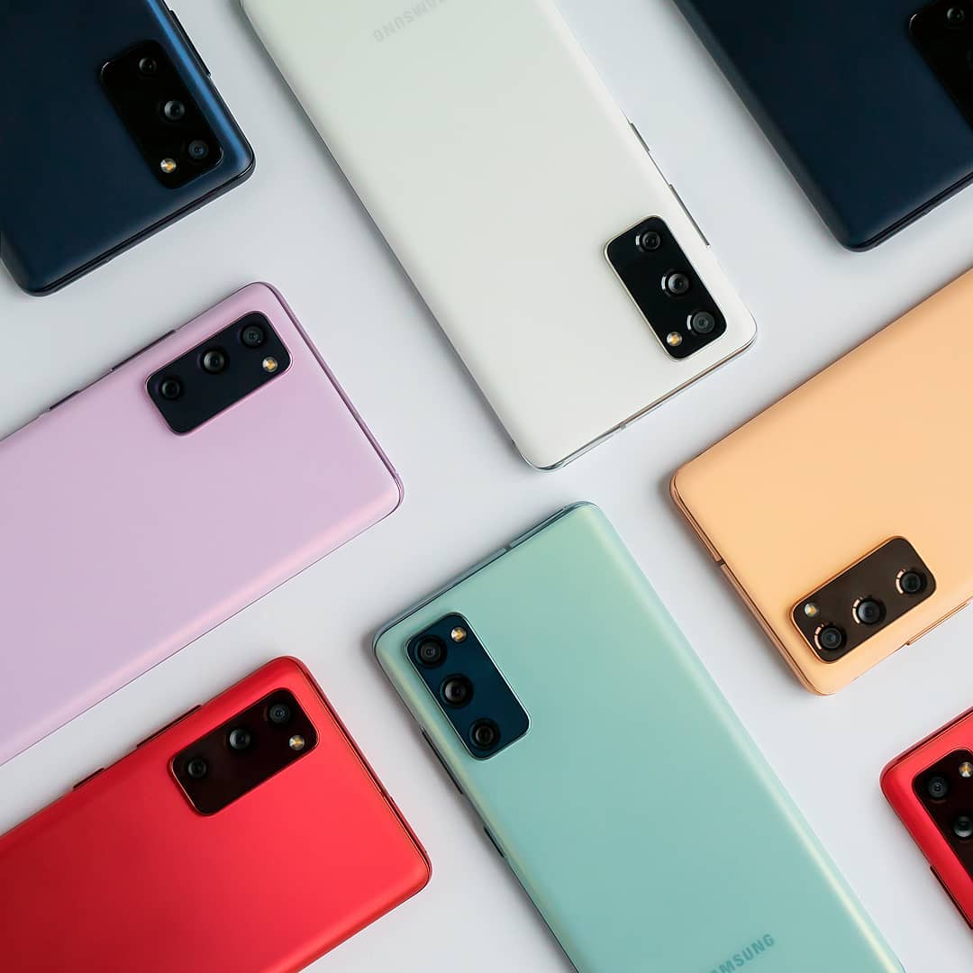 Samsung Russia - Добавили ярких красок знакомому на первый взгляд смартфону! 😏

Твой Galaxy S20 Fan Edition может быть синим, белым, мятным, оранжевым, красным или лавандовым 😌

Какой цвет нравится те...