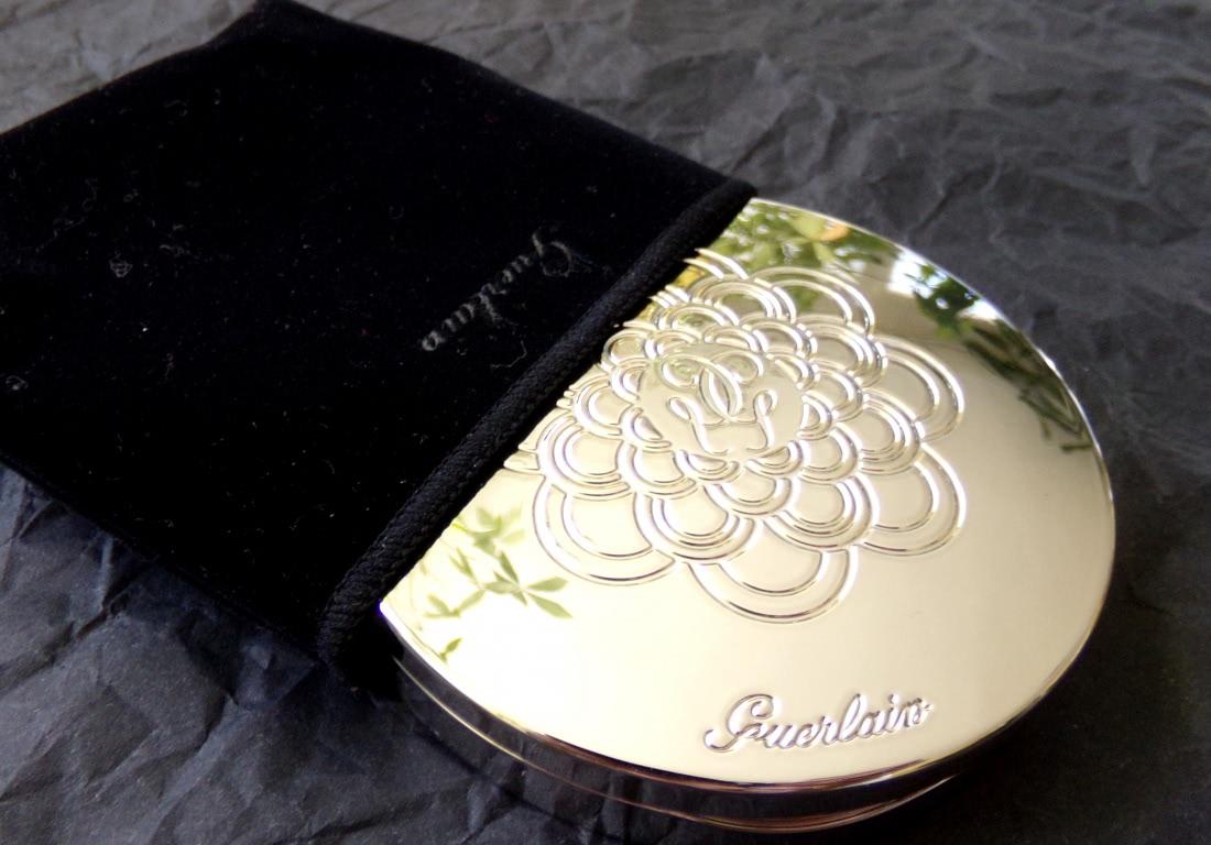 Отзывы золотом. Guerlain Meteorites Compact 4 Dore Golden. Guerlain Meteorites 4 Dore Golden. Guerlain Dore Golden. Компактная пудра для лица Meteorites 10 г 4 тёмно-бежевый.