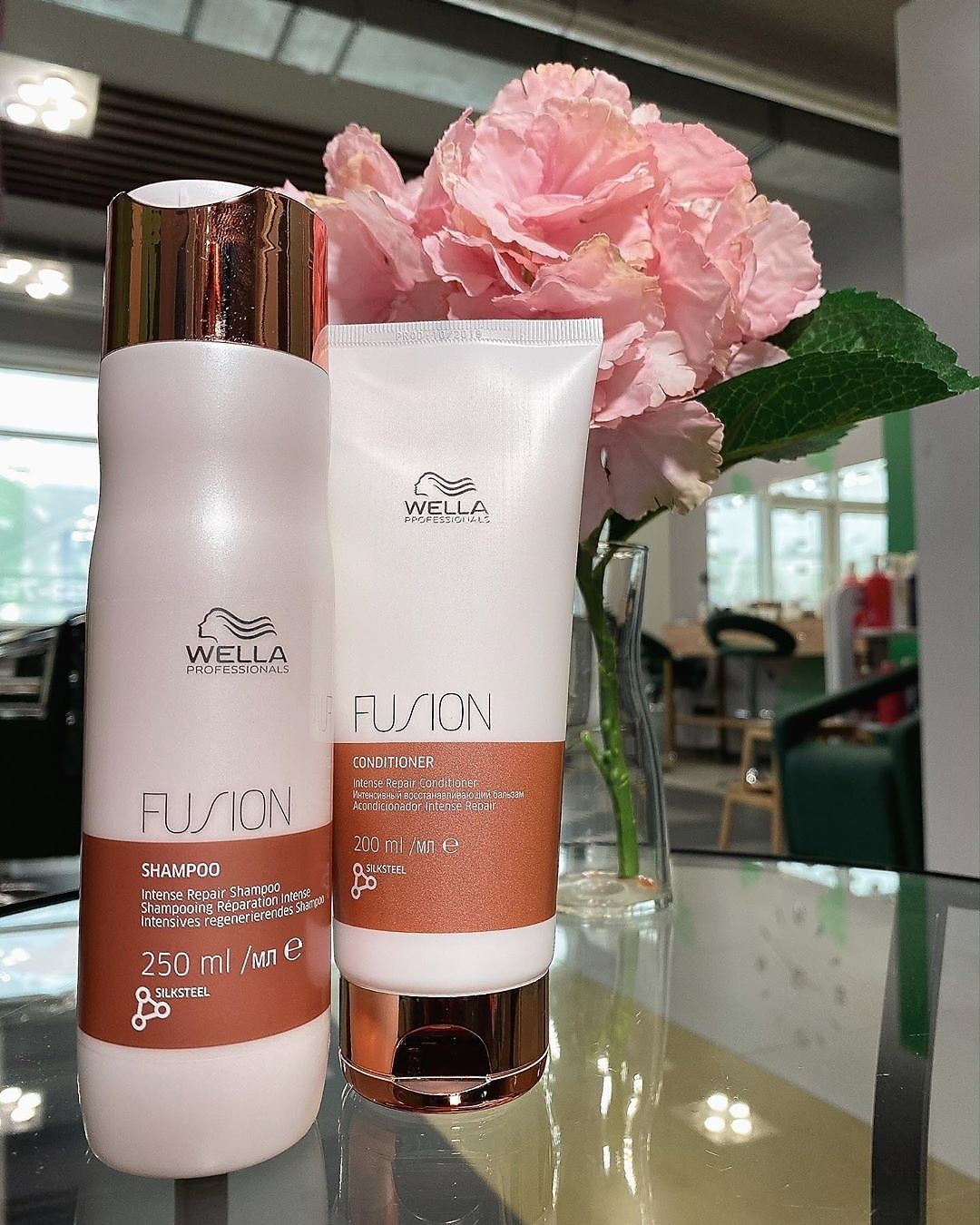 Wella Professionals Russia - Еще не знакомы с Fusion? Кажется, настало время!

Возможно, вы замечали, что иногда даже при постоянном уходе волосы все равно остаются слабыми и ломкими? Все дело в механ...