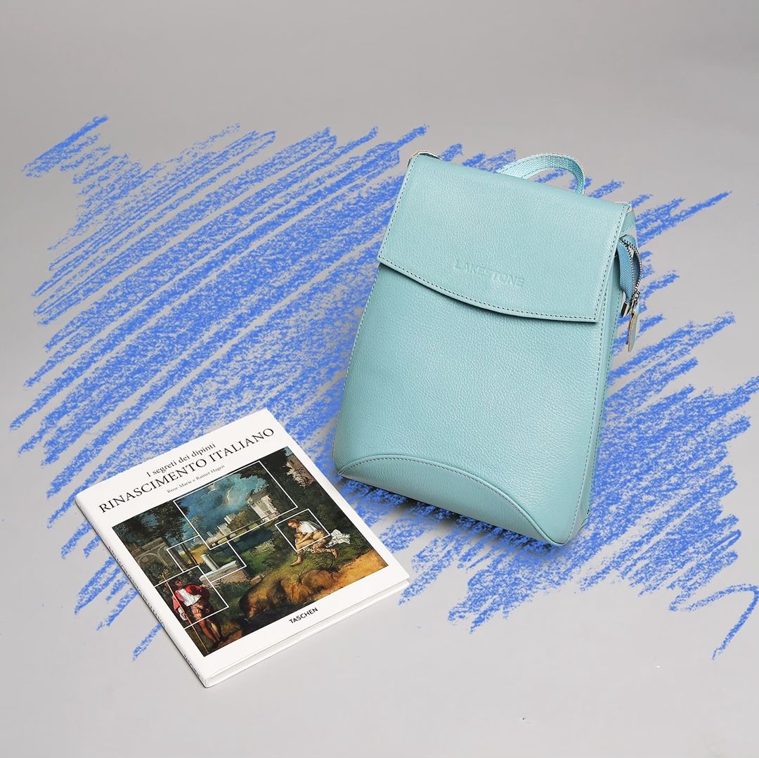 Мастерская • LAKESTONE • - Нарисуй свой образ вместе с Lakestone!🎨
⠀
Самая популярная модель-трансформер поможет тебе в этом.
⠀
Это одновременно и элегантная сумка, и удобный вместительный рюкзак. Две...
