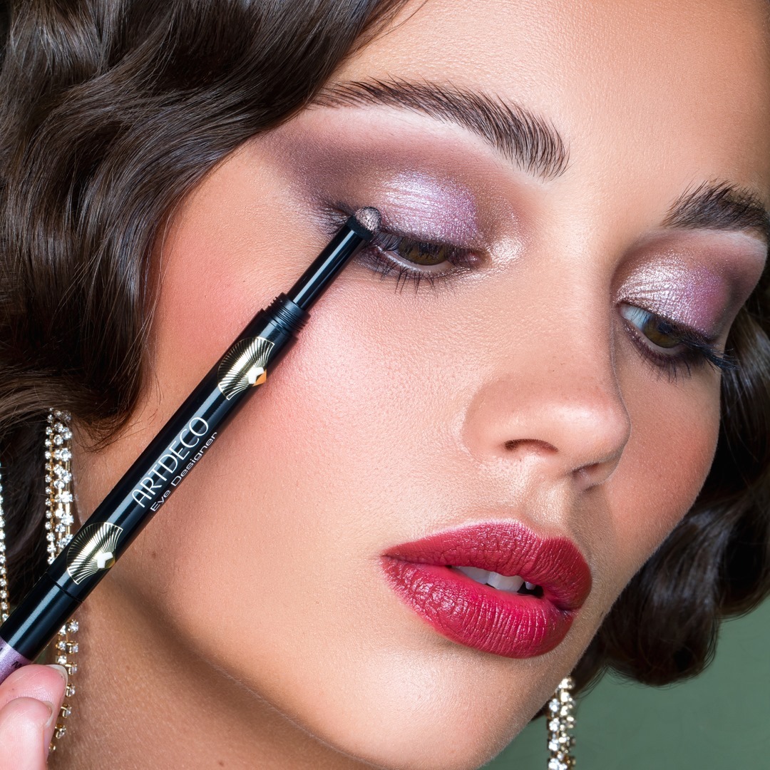 ARTDECO - With our Eye Designer Applicator, different colors of our Eye Designer Refills can be individually combined. The limited edition comes with a filigree pattern and gold accents. ✨⠀⠀⠀⠀⠀⠀⠀⠀⠀
⠀⠀...