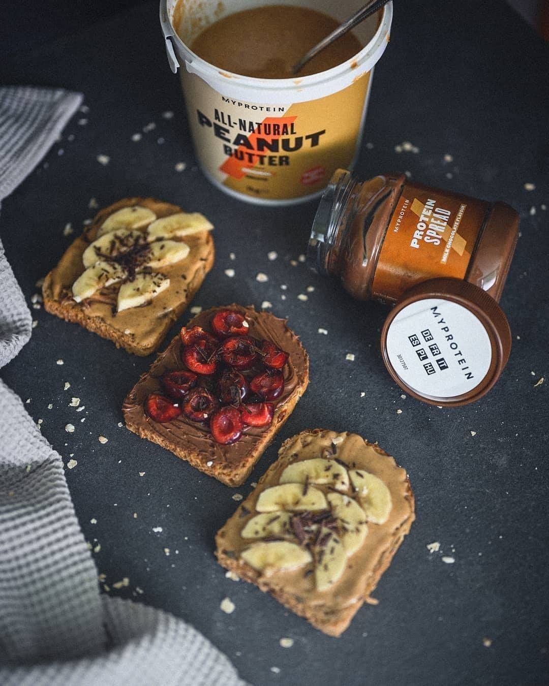 Myprotein Russia 🇷🇺 - Ореховые и шоколадные протеиновые пасты #myprotein - отличный ингредиент для приготовления сытных, аппетитных и полезных бутербродов на #завтрак
.
Пробовали? С чем вы комбинирует...