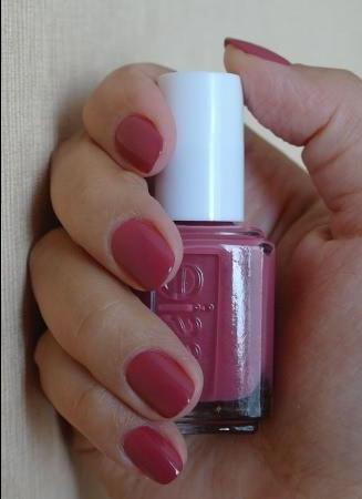 Politically correct Essie in Stitches - review