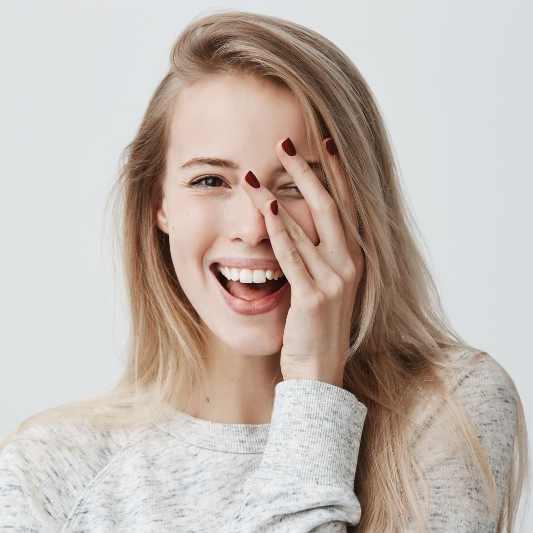 Corine de Farme France - Le plus beau maquillage qu’une femme puisse porter est SON SOURIRE !
Alors, aujourd'hui on enfile son plus beau sourire ! 
#staypositive #smile #takecare #unesacréenature #po...