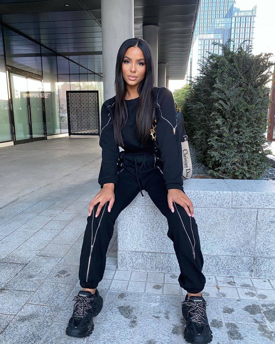 boohoo - Another day, another tracksuit 💣
​Shop @georgiaebayliss' look 🔎 FZZ49276, FZZ49275
