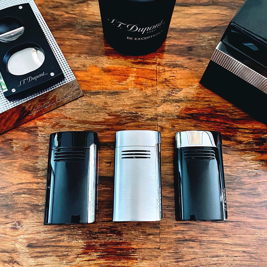 S.T. Dupont Official - NEW MEGAJET BY S.T. DUPONT

New Megajet lighter, extra wide flat flame. Even and perfect lighting, anytime,anywhere.
 
With its pyramidal torch flame and its performance , effic...