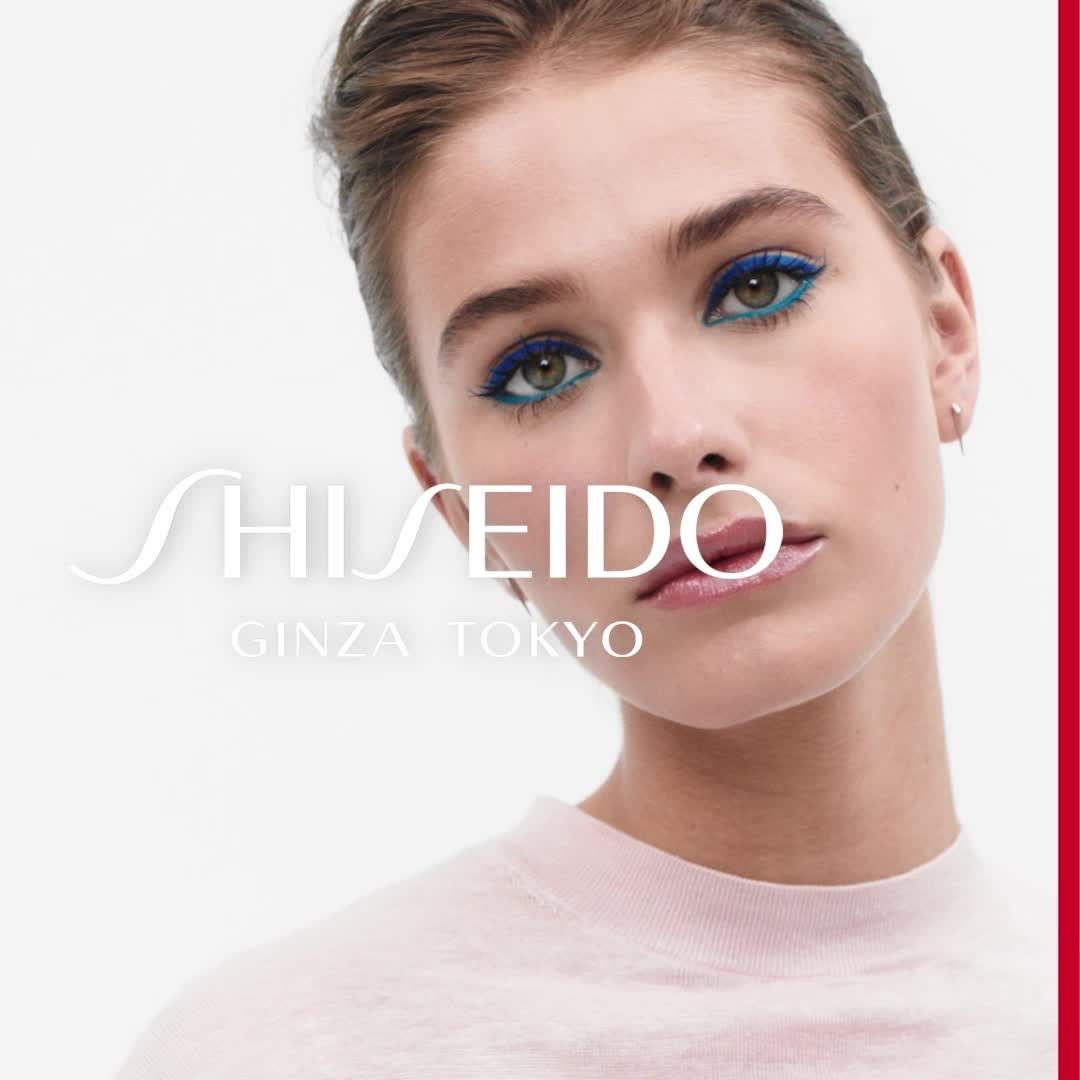 SHISEIDO - This daring liner duo and subtle, sparkly lip keeps all eyes on you. Recreate this lid look using Kajal InkArtist in Gunjo Blue and Sumi Sky. Top off lashes with ImperialLash MascaraInk in...