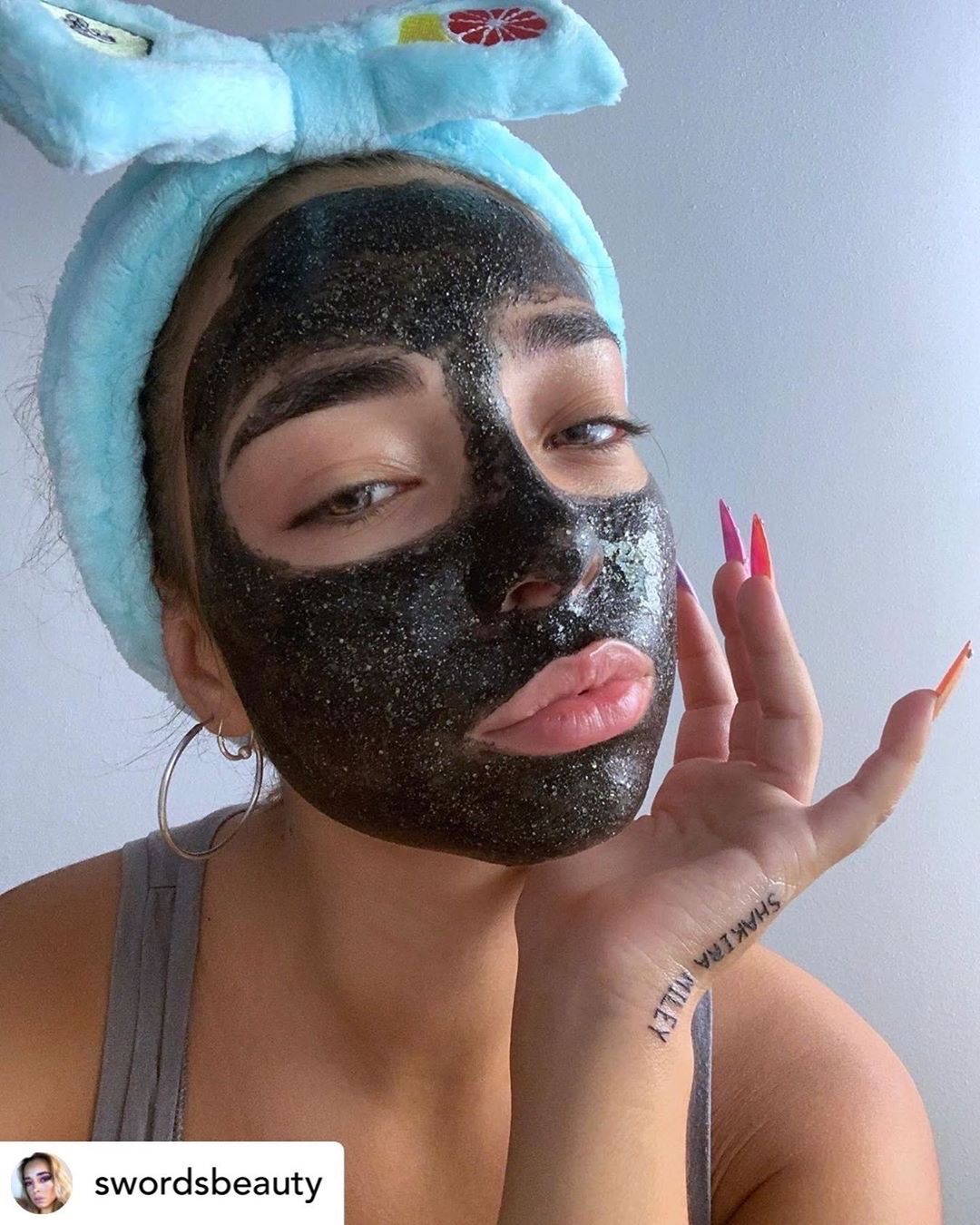 7th Heaven Beauty - Say goodbye to impurities with our Stardust Out of This World Anthracite Peel-Off! ✨ A dazzling blend of activated charcoal, kaolin and black clay, plus a sprinkle of biodegradable...