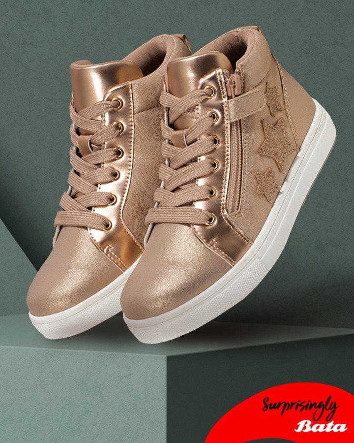 Bata Brands - Let yourself shine inside out with gold sneakers from the #SurprisinglyBata collection. 
.
.
.
.
.

#BataShoes #ShoesAddict #Stylish #Sneakers  #ShoesLover #Fashion #SurprisinglyBata