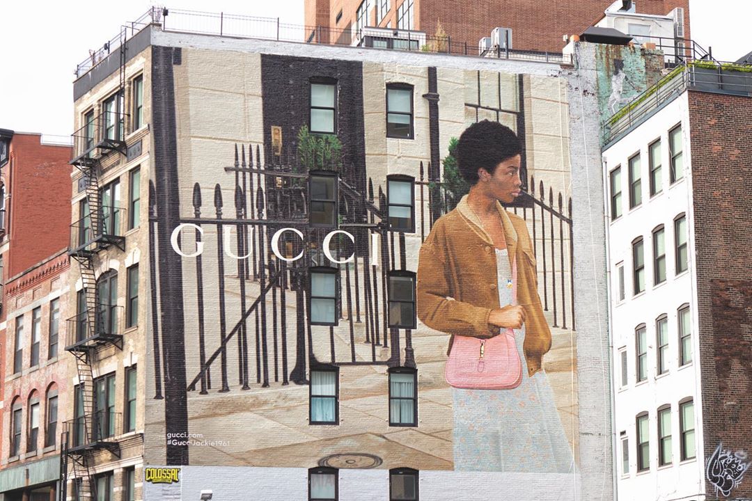 Gucci Official - Creative Director @alessandro_michele redefines the #GucciJackie1961—one of the House’s most recognizable bags—now appearing on ArtWalls around the world including New York’s #GucciAr...
