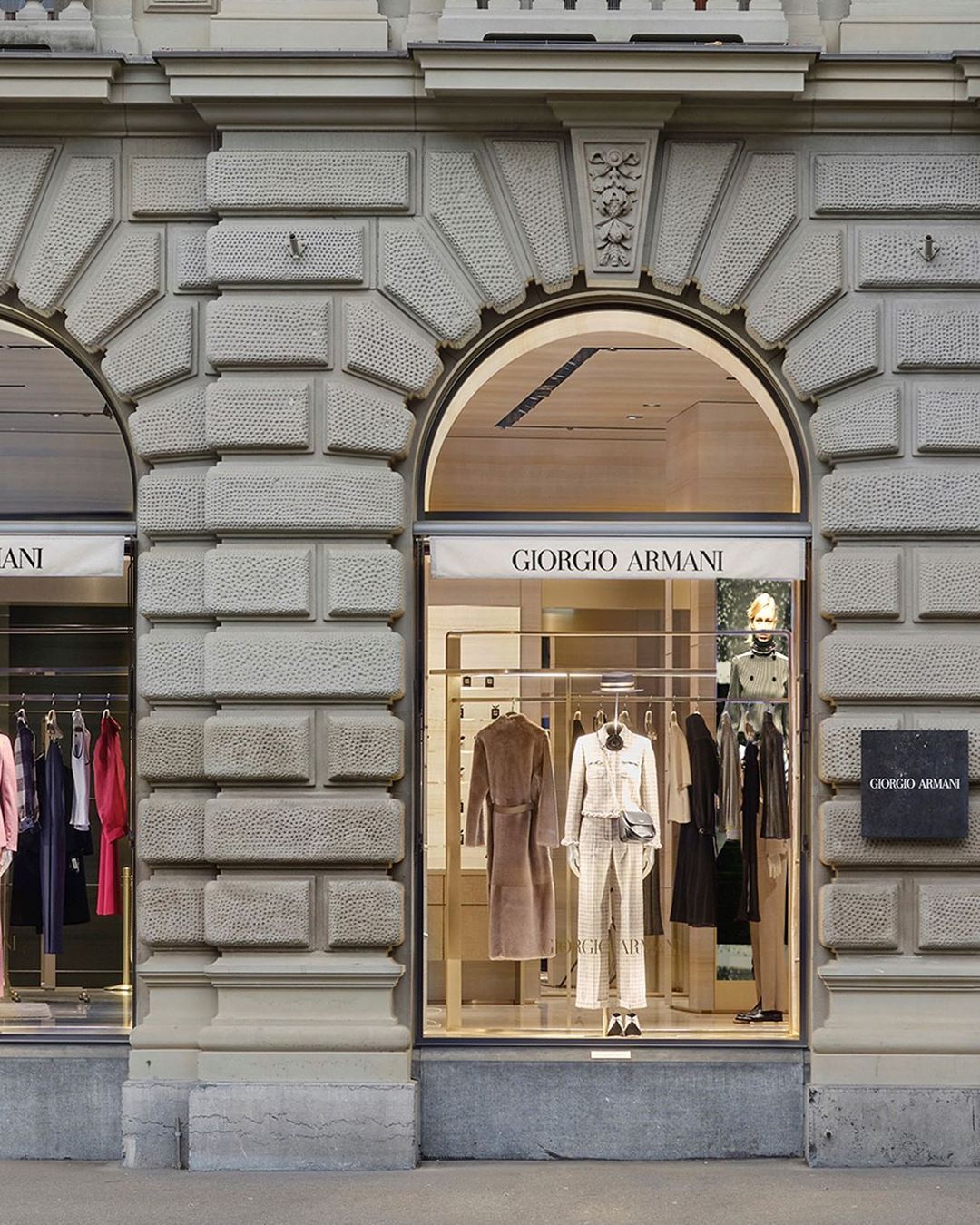 Giorgio Armani - Seven shop windows run along the perimeter walls, creating a permeable dialogue with the exterior that dematerialises the architectural grandeur of the building. The natural light, wh...