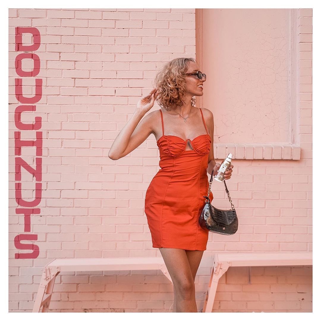 Pantene Pro-V - Quarantine level: doing our hair to grab the take out 💃 Repost @amandagrabowski_