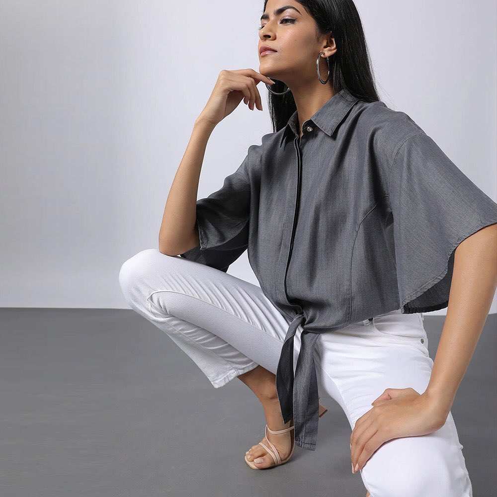 AJIO. com - Looking for some easy flair? These flared sleeves should do it.
.
.
Shop the season’s trendiest picks at 50-90% off at the AJIO.com Giant Fashion Sale. Hit #linkinbio to shop now.

#AjioLo...