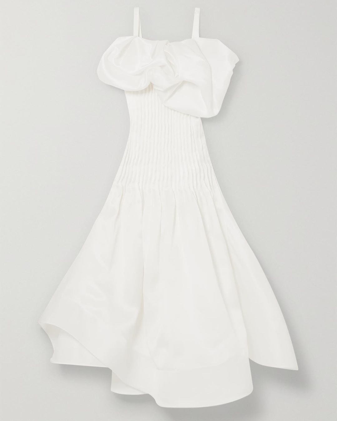 NINA RICCI - SS20 Editorials 
#togetherwecreate
@netaporter 
Look 10