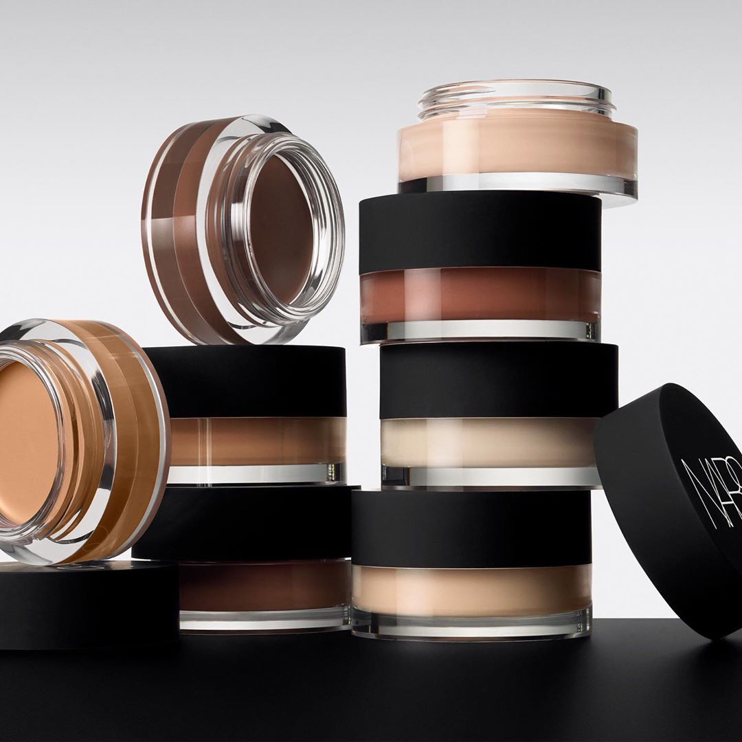 NARS Cosmetics - The perfect retouch. Our cult classic Soft Matte Complete Concealer, now in 30 shades. Its skin-like finish and high coverage formula instantly blurs and smooths texture, while concea...