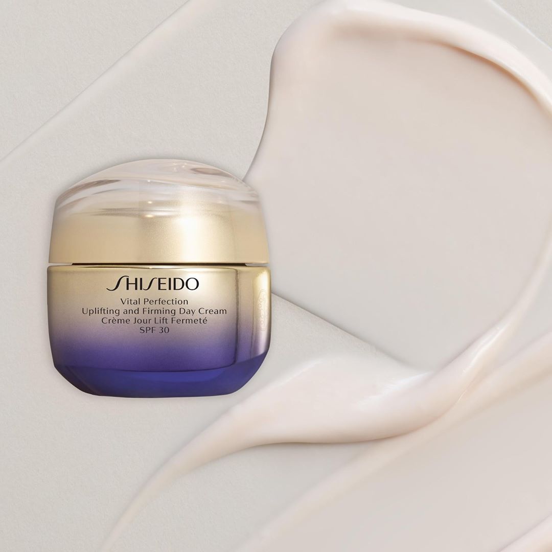 SHISEIDO - Looking for something lightweight and perfect for daily use? Try #VitalPerfection Uplifting and Firming Day Cream.⁣ The fast-absorbing formula visibly lifts skin in just one week. It also c...
