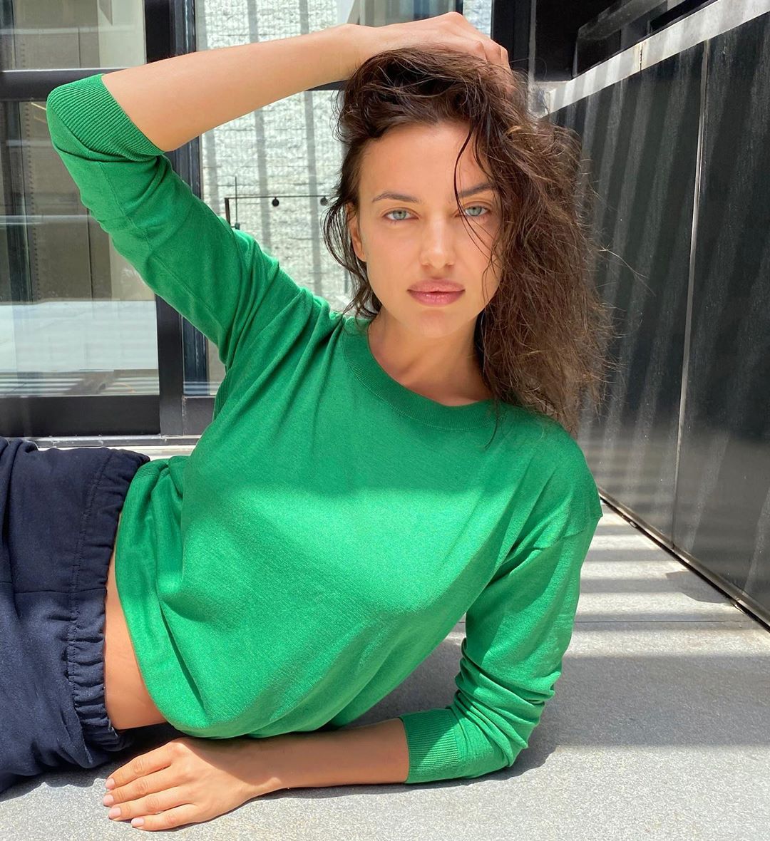 irinashayk - 💚💚 @falconeriofficial #falconeri #ad