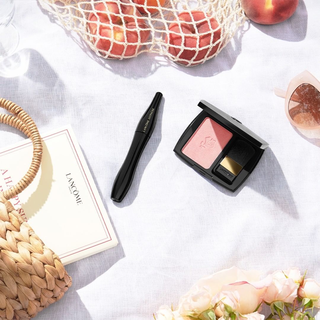 Lancôme Official - Rosy cheeks, as delicate as a hundred roses. Eyes slightly enhanced to make one’s look hypnotic. Get Lancôme’s summer duo: Blush Subtil and Hypnôse mascara to enjoy the summer in...