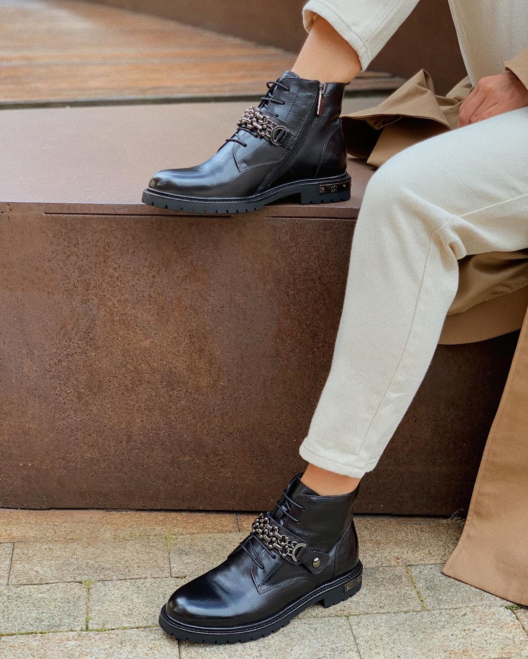 Mario Berluchi - Представляем вам новую осеннюю коллекцию🖤
————
На фото:
Ботинки
Натуральная кожа
Размеры: 36-40
Стоимость: 12690₽
Артикул: #2_5019