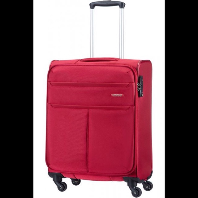 Dr.Koffer BAGGAGE 💼 - AMERICAN TOURISTER, в клубнично - красном оттенке, не оставит без внимания Ваш багаж