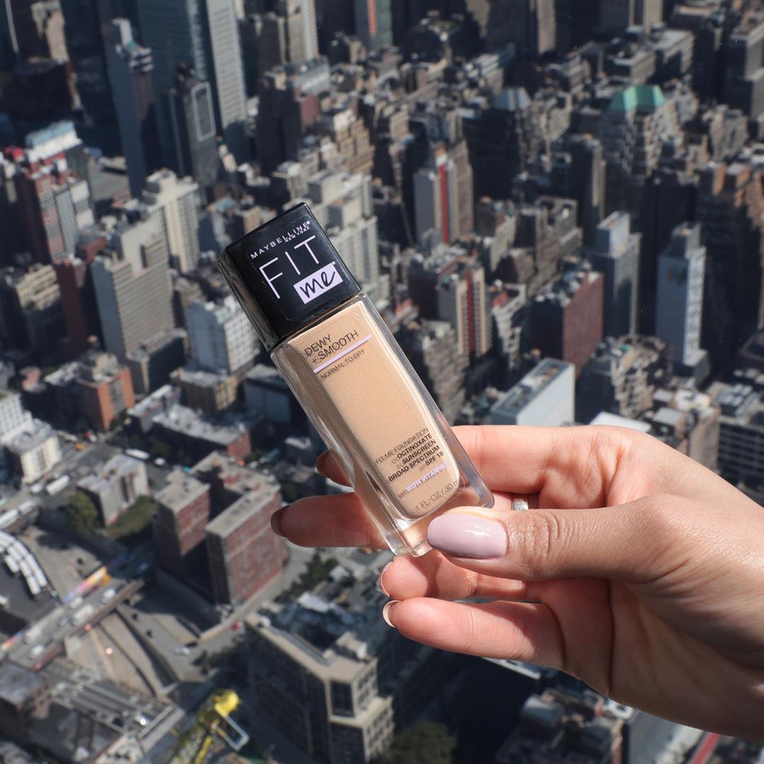 Maybelline New York - The key to a glowing, flawless complexion? Our #fitmefoundation dewy + smooth is here for you! This lightweight foundation is medium coverage, leaves a luminous finish and has SP...