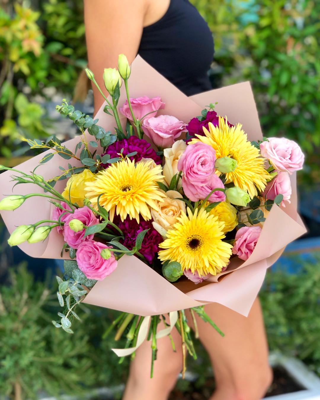 FloraExpress • Доставка цветов - Солнечного настроения вас в ленту☀️
Любите друг друга и будте счастливы❤️