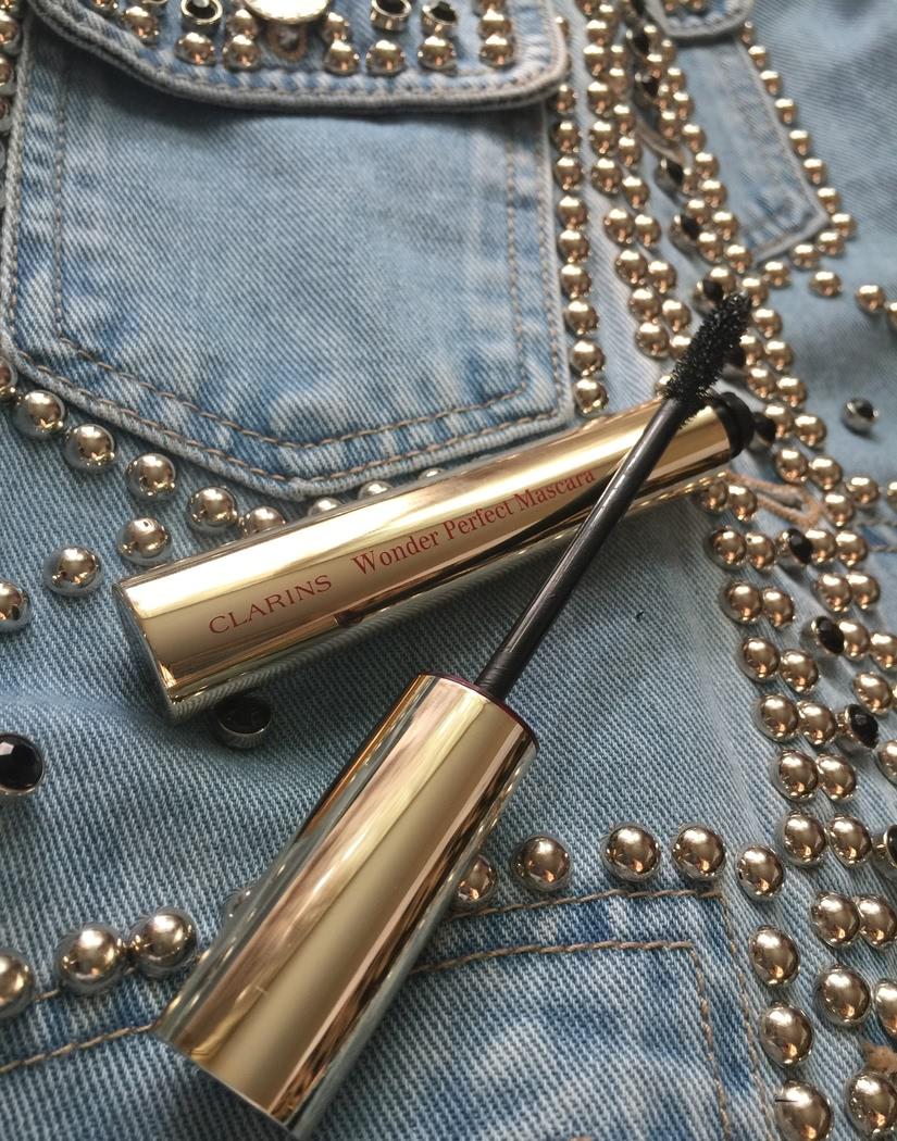 Отзыв. Тушь на каждый день от Clarins Wonder Perfect Mascara 01Делает ресницы объемными, длинными и подкрученными2 Тушь на каждый день от Clarins Wonder Perfect Mascara 01Делает ресницы объемными, длинными и подкрученными