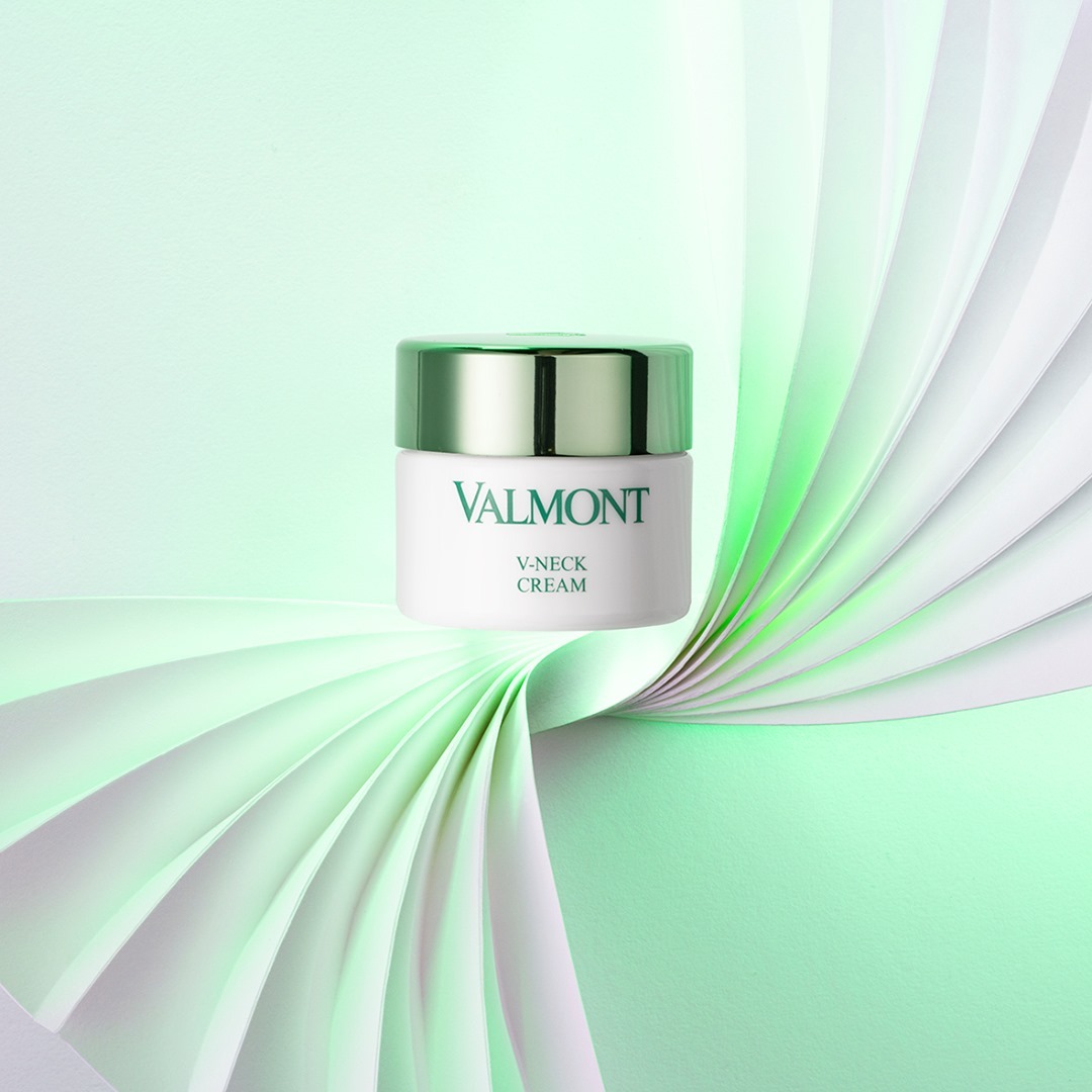 Valmont Official Account - Why a dedicated care for neck and décolleté? Because of our living habits! Since our skin is finer on this fragile area, our « Text Neck » position creates wrinkles which ma...