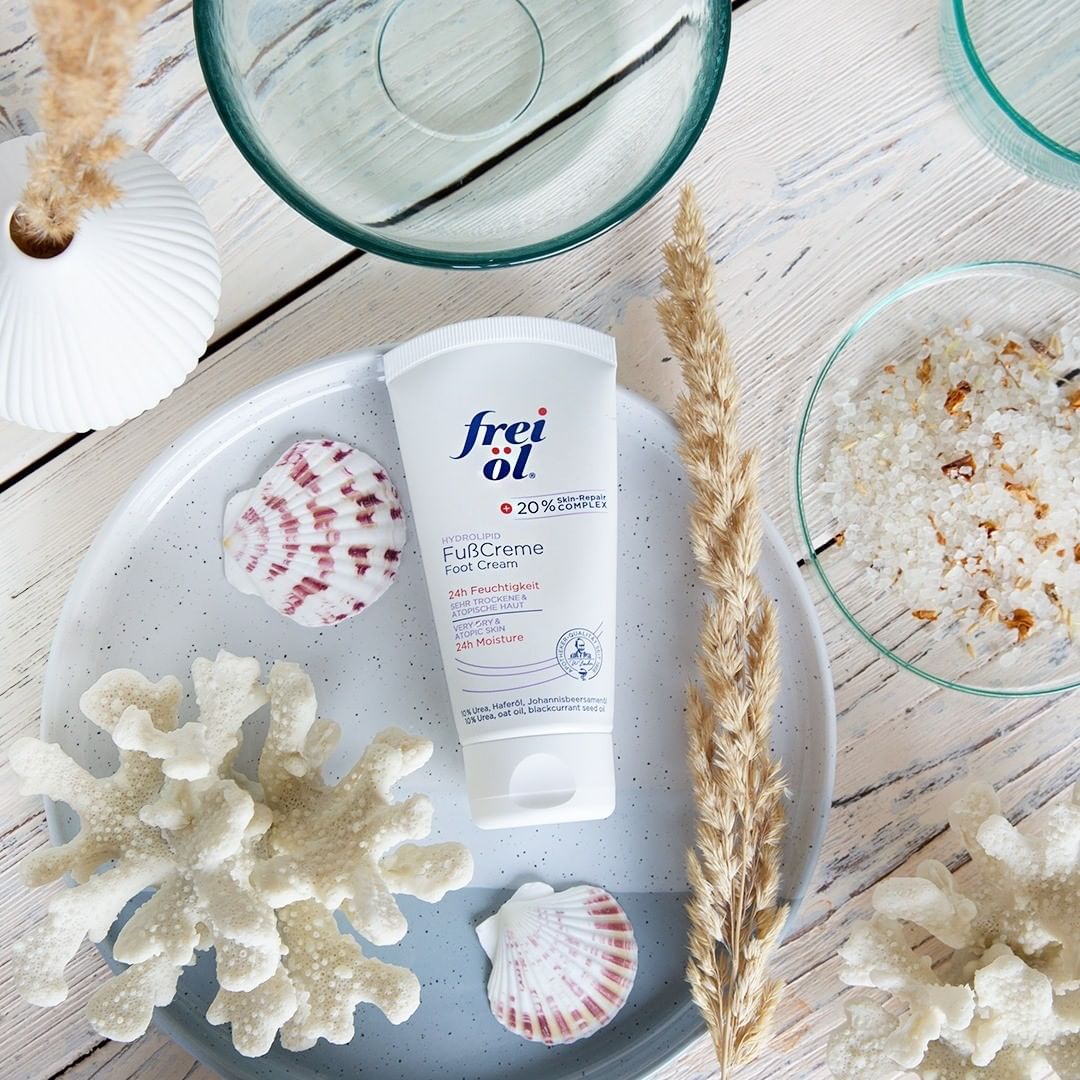 frei öl® - Warmer Sand zwischen den Zehen fühlt sich einfach nach Urlaub an! Mit der neuen frei öl® FußCreme pflegt ihr eure Füße nach dem Strandspaziergang. Der hochwirksame 20% Skin-Repair-Komplex w...