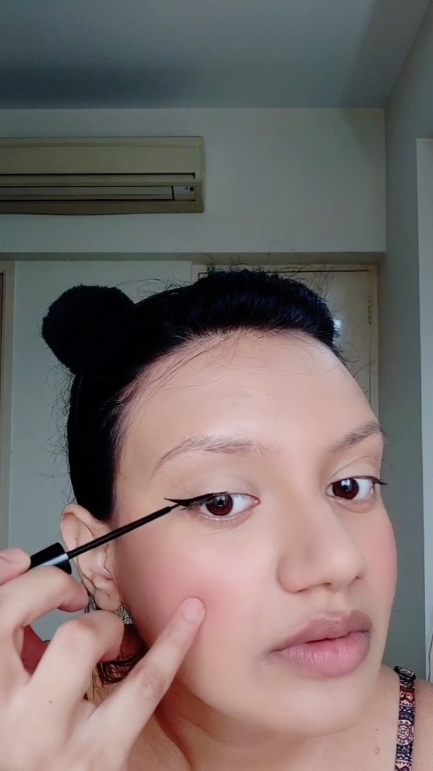 Iba - New to the makeup world? Don’t worry! We’ve just the right tutorial for you! 💖 Follow it step by step to achieve this soft makeup look 💖

 Iba Products Used:
🧡 Iba Invisible Sunscreen - Rs. 395...