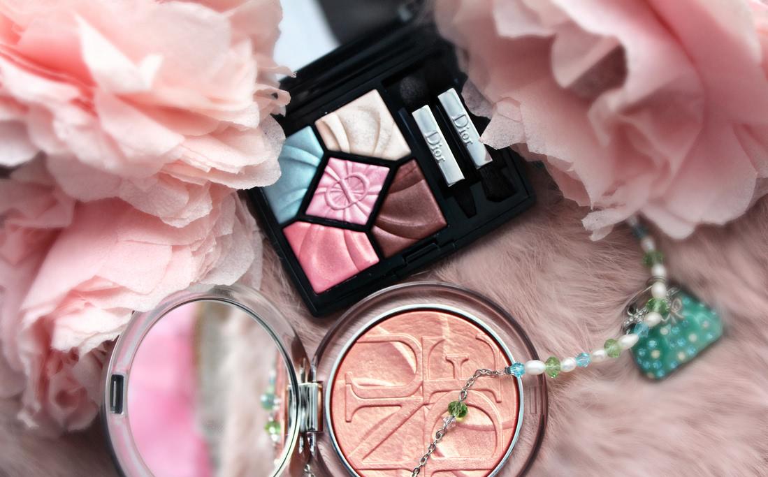 К весне готовы! Dior Spring 2019 Lolli’Glow палетка теней 257 Sugar shade, хайлайтер 007 Peach Delight